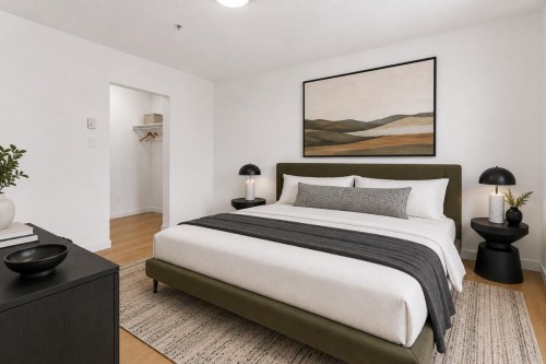 103-108 Esplanade W, North Vancouver, BC 