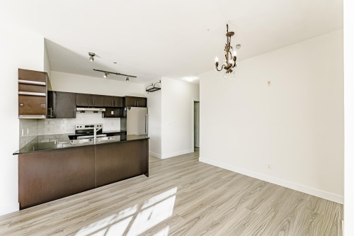 107-1633 Mackay Avenue, North Vancouver, BC 