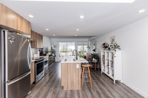 307-1365 Pemberton Avenue, Squamish, BC 