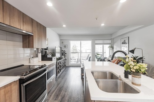 307-1365 Pemberton Avenue, Squamish, BC 