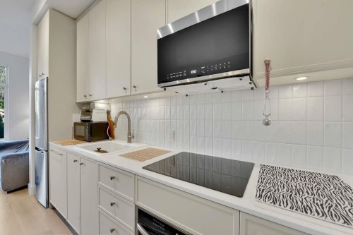 211-708 Edgar Avenue, Coquitlam, BC 