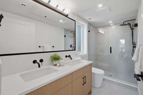 1-3018 19Th Avenue E, Vancouver, BC 