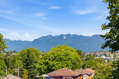 1-3018 19Th Avenue E, Vancouver, BC 