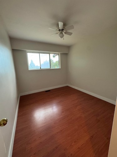 Upper-6717 Broadway , Burnaby, BC V5B 2Y7 5