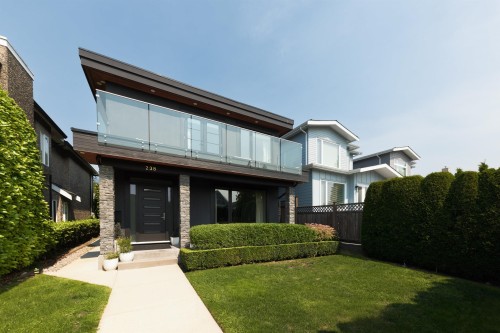 238 19Th Street E, North Vancouver, BC 