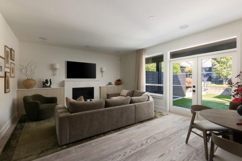 238 19Th Street E, North Vancouver, BC 