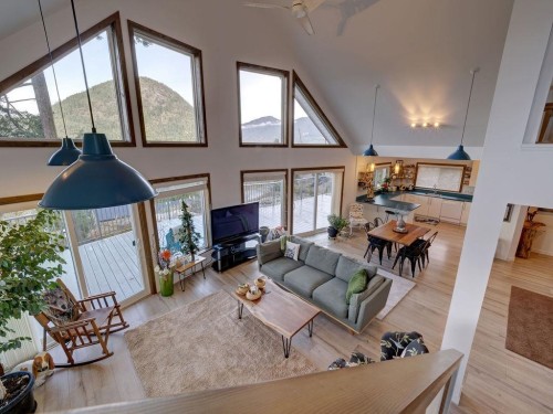5280 Cecil Hill Road, Madeira Park, BC 