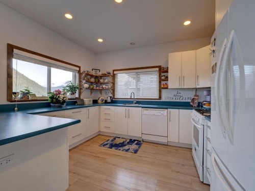 5280 Cecil Hill Road, Madeira Park, BC 