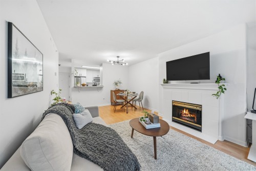 210-5281 Oakmount Crescent, Burnaby, BC 