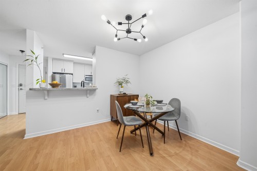 210-5281 Oakmount Crescent, Burnaby, BC 