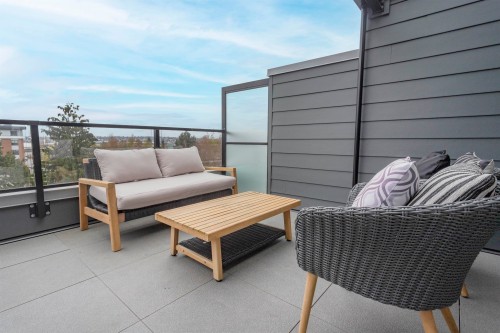 311-342 Mountain Highway, North Vancouver, BC 