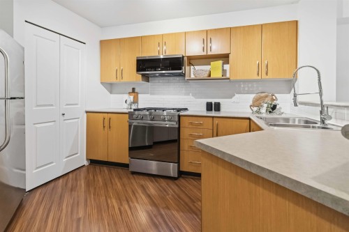 109-300 Klahanie Drive, Port Moody, BC 