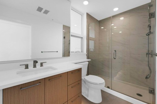 421-7588 16Th Street, Burnaby, BC 