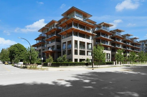421-7588 16Th Street, Burnaby, BC 