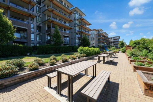 421-7588 16Th Street, Burnaby, BC 