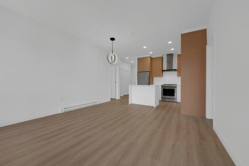 421-7588 16Th Street, Burnaby, BC 
