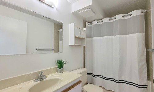 3220 Harwood Avenue, Coquitlam, BC 