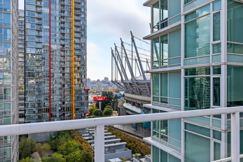 315-161 Georgia Street W, Vancouver, BC 