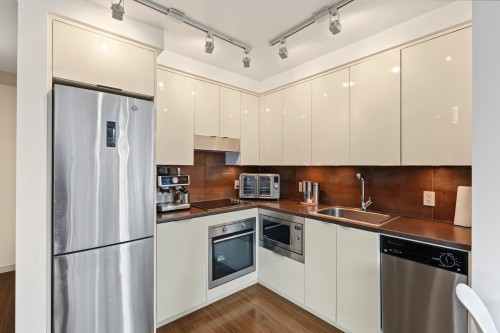 315-161 Georgia Street W, Vancouver, BC 