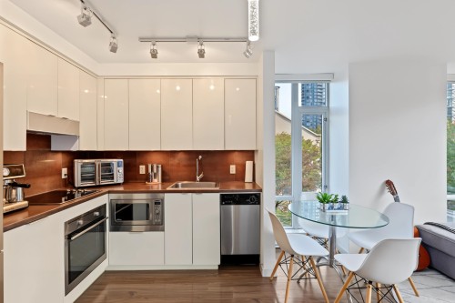 315-161 Georgia Street W, Vancouver, BC 