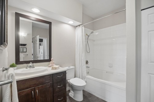 418-2995 Princess Crescent, Coquitlam, BC 