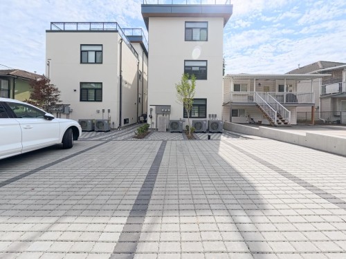 3-745 E 30 Avenue, Vancouver, BC 