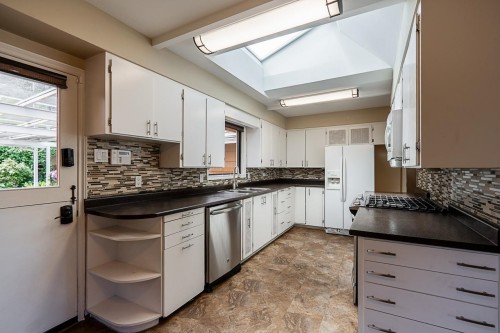 3896 Elmwood Street, Burnaby, BC 