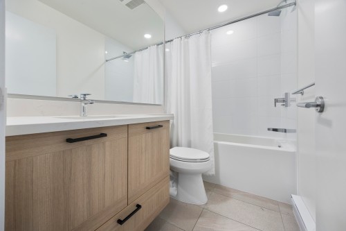 601-7133 14Th Avenue, Burnaby, BC 