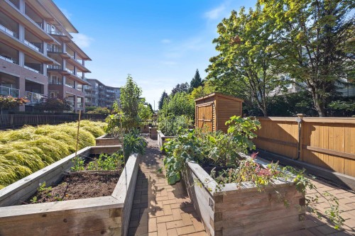 601-7133 14Th Avenue, Burnaby, BC 