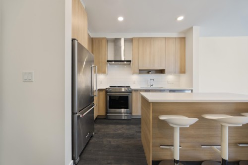 601-7133 14Th Avenue, Burnaby, BC 