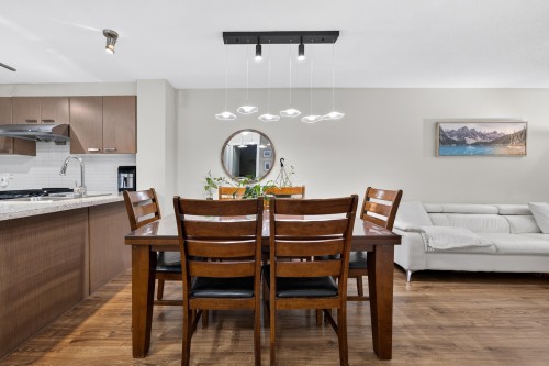 115-9399 Tomicki Avenue, Richmond, BC 