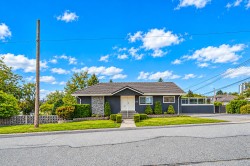 775 Esmond Avenue Burnaby, BC V5C 4K4