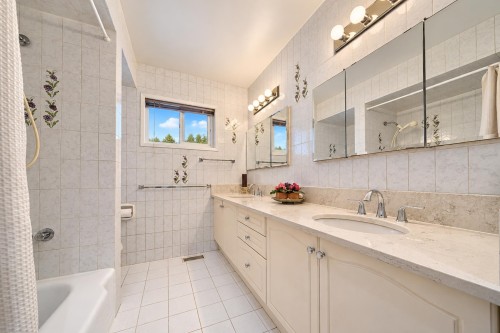 775 Esmond Avenue, Burnaby, BC 