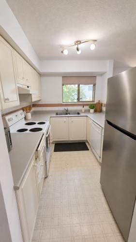 27-7520 18Th Street, Burnaby, BC 