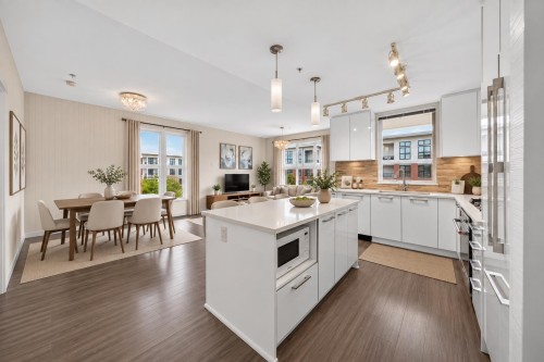 311-9551 Alexandra Road, Richmond, BC 