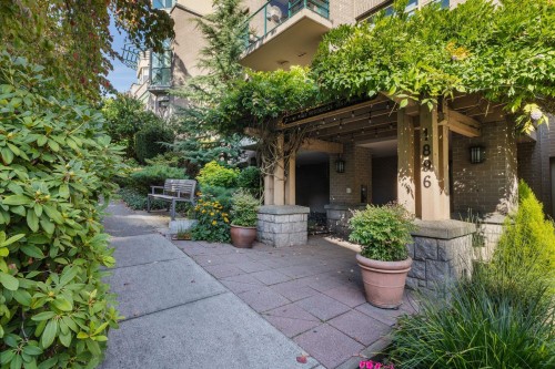 205-1896 Marine Drive, West Vancouver, BC 
