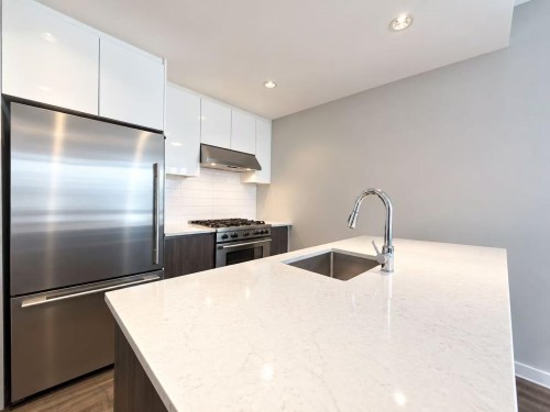 2506-4900 Lennox Lane, Burnaby, BC 