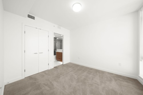 1601-7683 Park Crescent, Burnaby, BC 