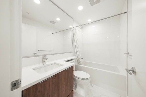 1601-7683 Park Crescent, Burnaby, BC 