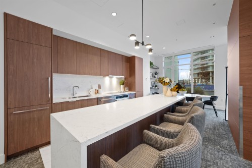 1601-7683 Park Crescent, Burnaby, BC 
