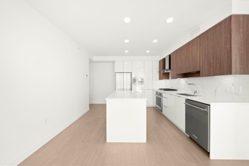 1601-7683 Park Crescent, Burnaby, BC 
