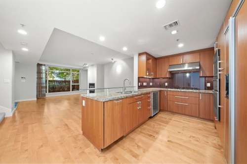 Th19-1281 W Cordova Street, Vancouver, BC 