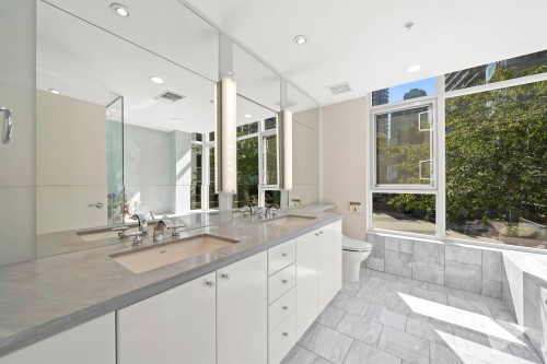 Th19-1281 W Cordova Street, Vancouver, BC 