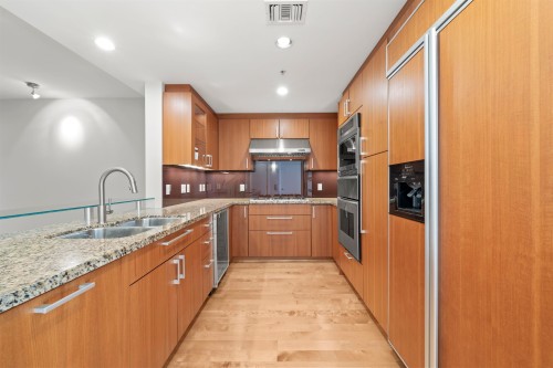 Th19-1281 W Cordova Street, Vancouver, BC 