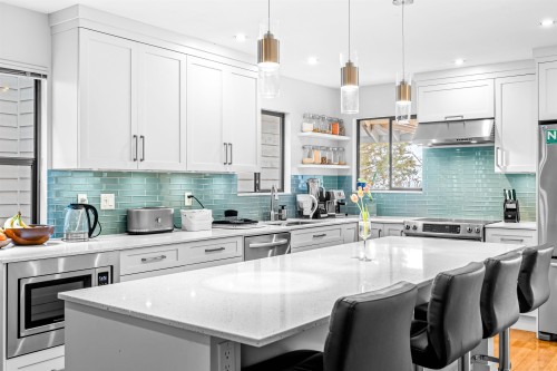 5709 Owl Court, North Vancouver, BC 