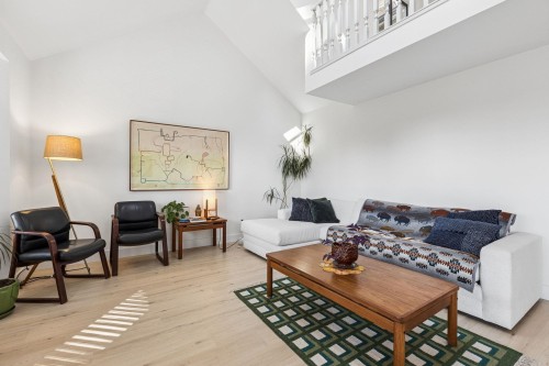 5709 Owl Court, North Vancouver, BC 