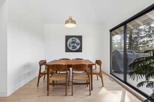 5709 Owl Court, North Vancouver, BC 
