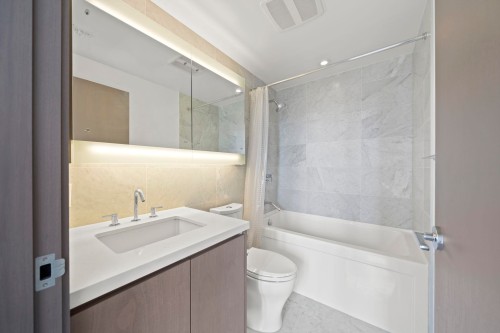 1251-38 Smithe Street, Vancouver, BC 