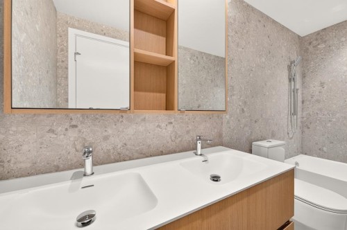 1528 6Th Avenue W, Vancouver, BC 