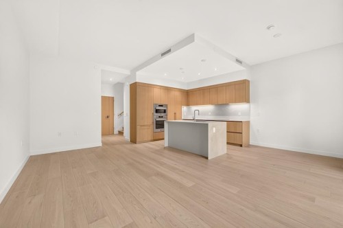 1528 6Th Avenue W, Vancouver, BC 